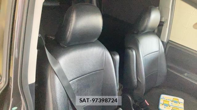 Toyota NOAH 2012-06 8816382-15