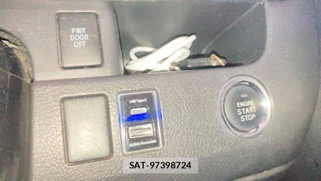 Toyota NOAH 2012-06 8816382-9