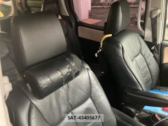Toyota NOAH 2014-04 8816397-4