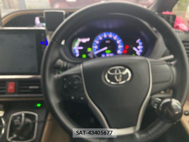 Toyota NOAH 2014-04 8816397-6