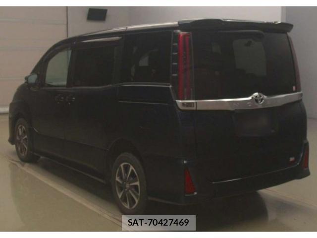Toyota NOAH 2021 8816542-1