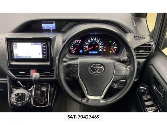 Toyota NOAH 2021 8816542-2
