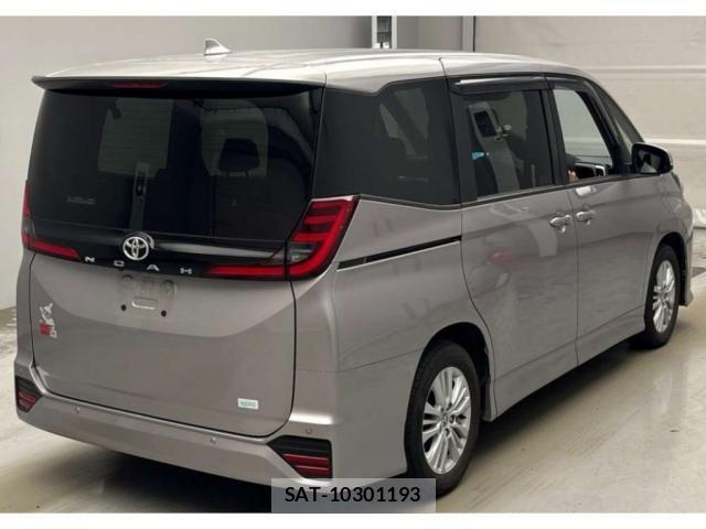 Toyota NOAH 2023-09 8816621-1