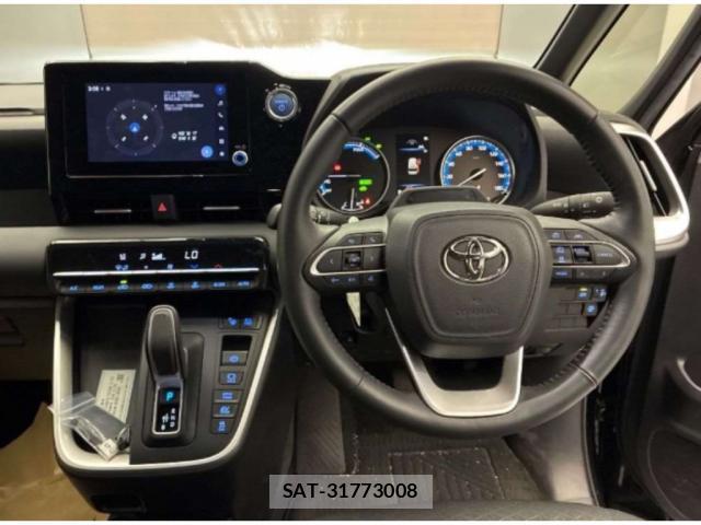 Toyota NOAH 2022-10 8816763-2