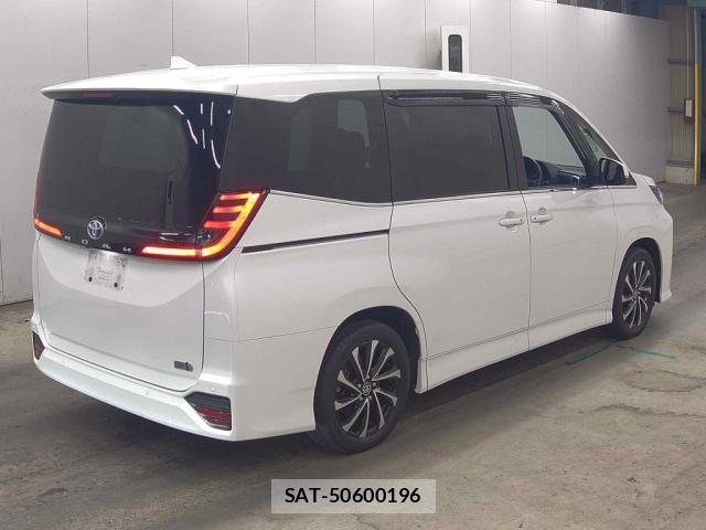 Toyota NOAH 2023-10 8816802-1
