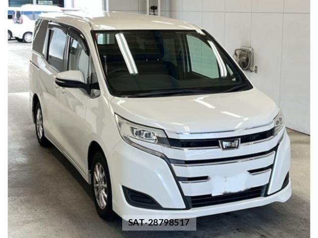 Toyota NOAH 2018 8816812-0
