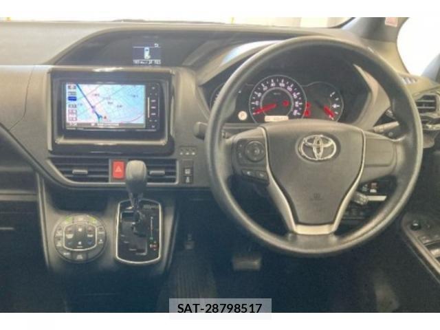 Toyota NOAH 2018 8816812-2