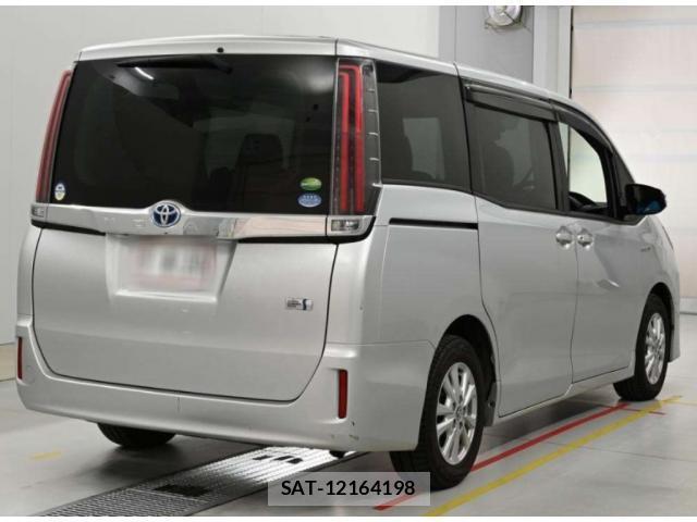 Toyota NOAH 2019-07 8816870-1