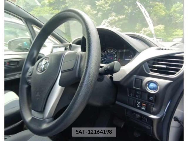 Toyota NOAH 2019-07 8816870-2