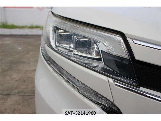 Toyota NOAH 2018-02 8816953-14
