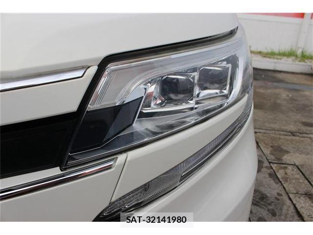 Toyota NOAH 2018-02 8816953-15