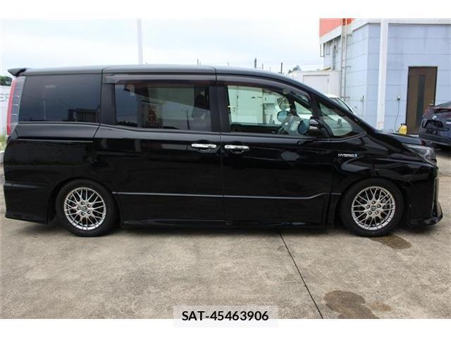 Toyota NOAH 2018-02 8816954-13
