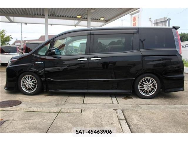 Toyota NOAH 2018-02 8816954-9