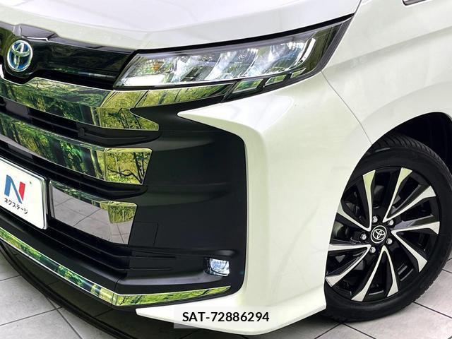 Toyota NOAH 2022-11 8816975-11