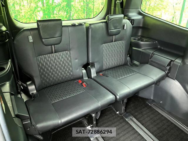 Toyota NOAH 2022-11 8816975-8