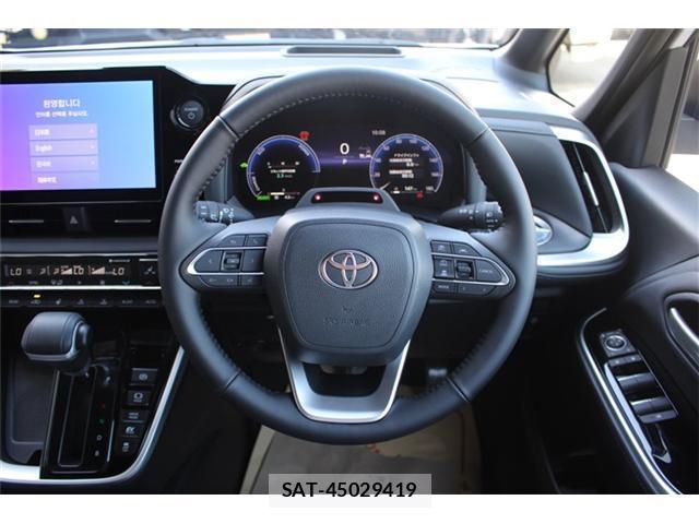 Toyota NOAH 2026-07 8816987-9