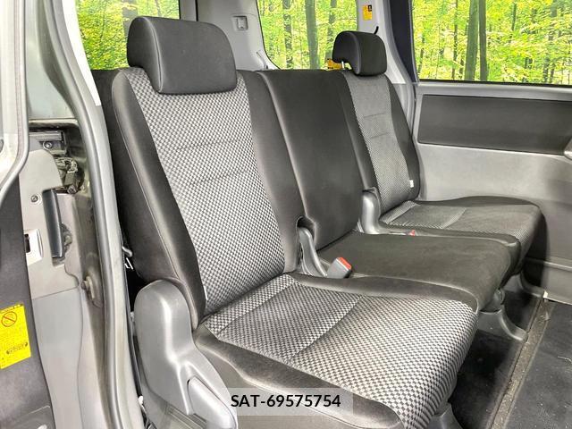 Toyota NOAH 2009-09 8817263-8