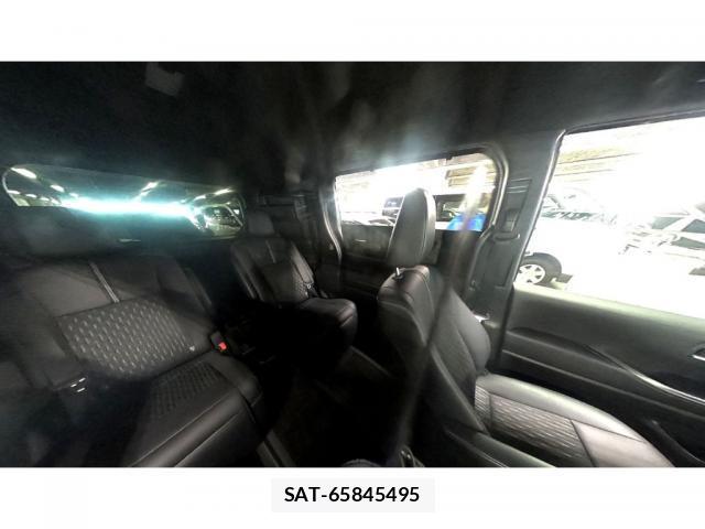Toyota NOAH 2023-01 8817312-5