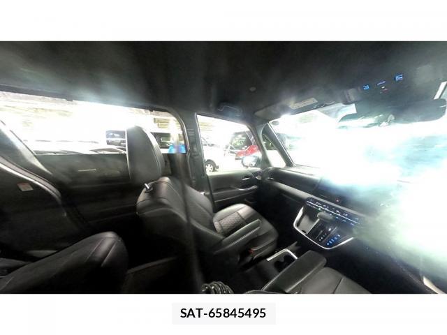 Toyota NOAH 2023-01 8817312-6