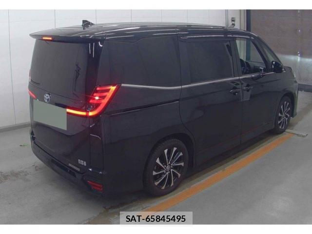 Toyota NOAH 2023-01 8817312-8