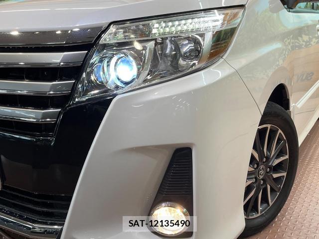 Toyota NOAH 2014-02 8817380-12