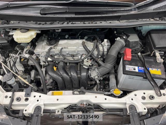 Toyota NOAH 2014-02 8817380-17