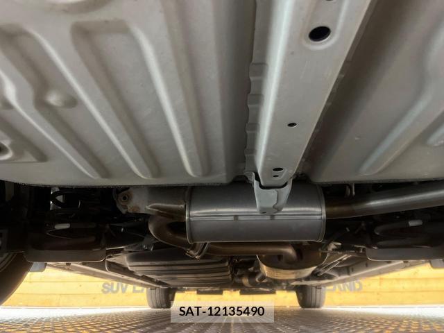Toyota NOAH 2014-02 8817380-18