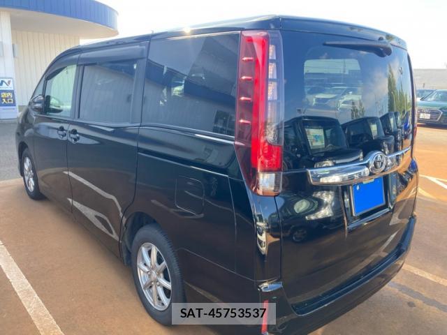 Toyota NOAH 2015-03 8817447-13