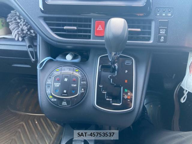 Toyota NOAH 2015-03 8817447-14