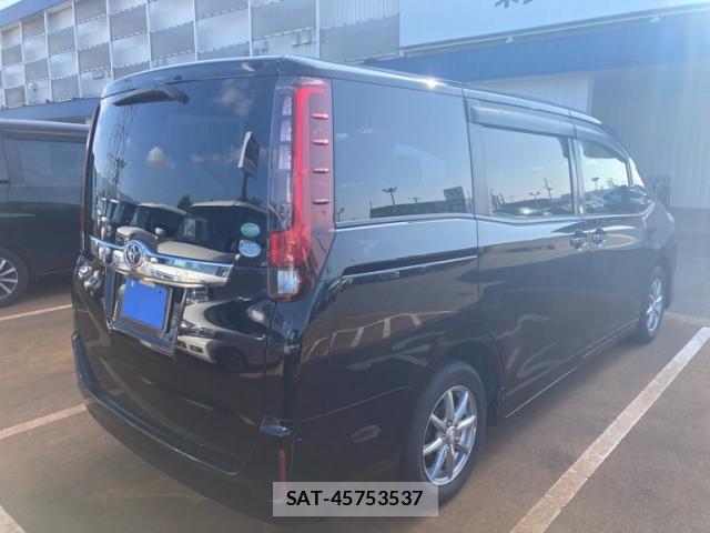 Toyota NOAH 2015-03 8817447-2