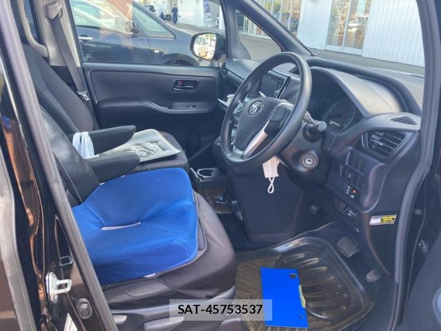Toyota NOAH 2015-03 8817447-6