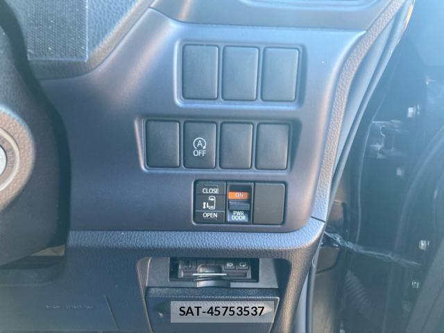 Toyota NOAH 2015-03 8817447-8