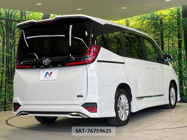 Toyota NOAH 2025-06 8817670-17
