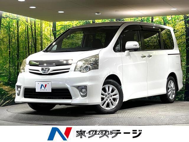 Toyota NOAH 2011-08 8817697-0