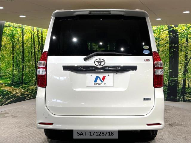 Toyota NOAH 2011-08 8817697-15