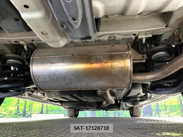 Toyota NOAH 2011-08 8817697-19