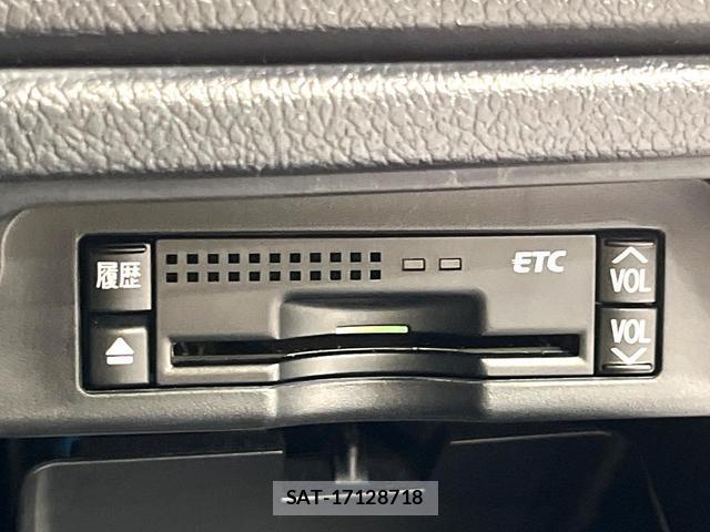 Toyota NOAH 2011-08 8817697-5