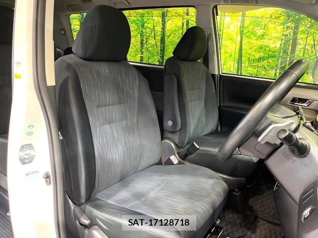 Toyota NOAH 2011-08 8817697-8