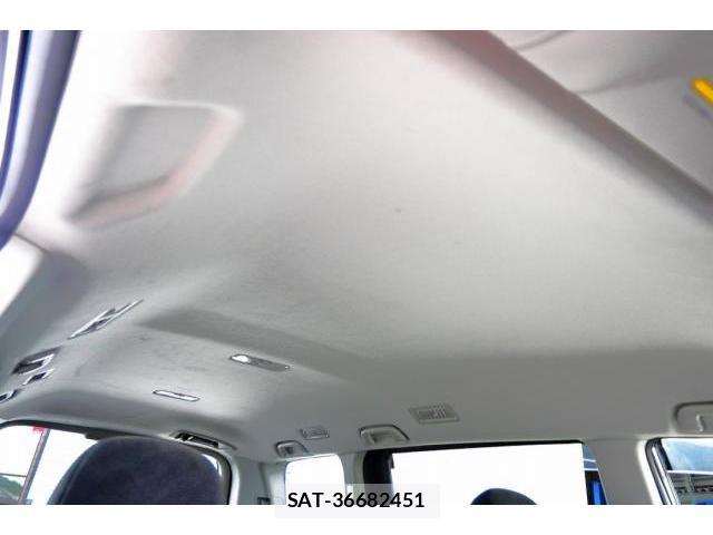 Toyota NOAH 2013-12 8817725-15