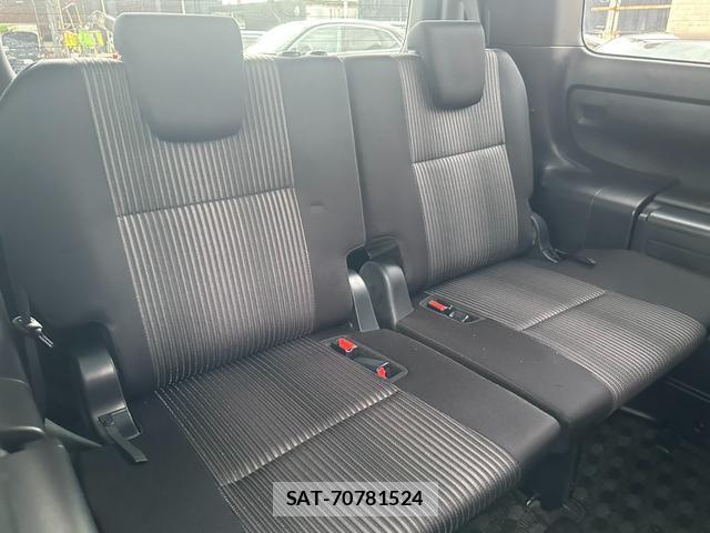 Toyota NOAH 2017-10 8817802-10