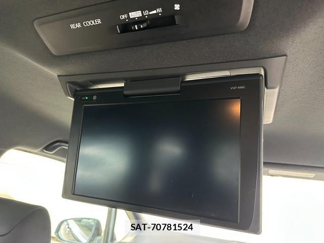 Toyota NOAH 2017-10 8817802-12