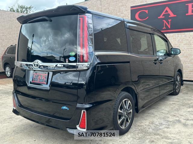 Toyota NOAH 2017-10 8817802-2