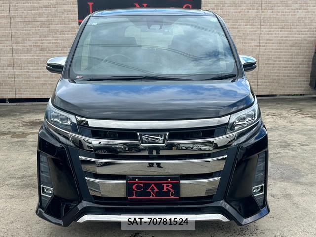 Toyota NOAH 2017-10 8817802-3