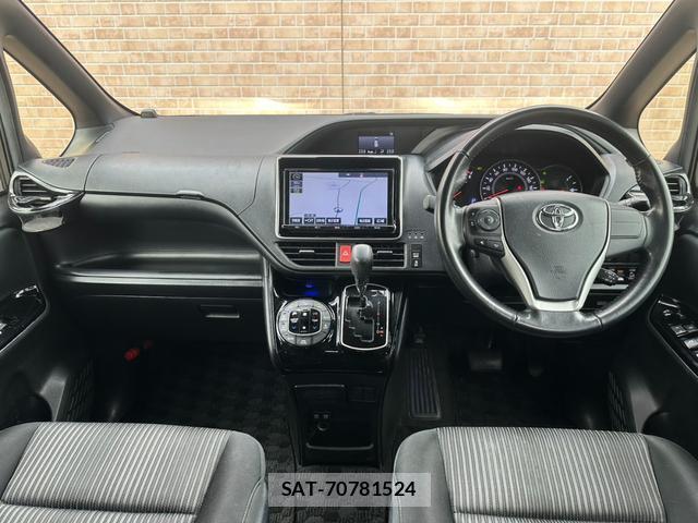 Toyota NOAH 2017-10 8817802-5
