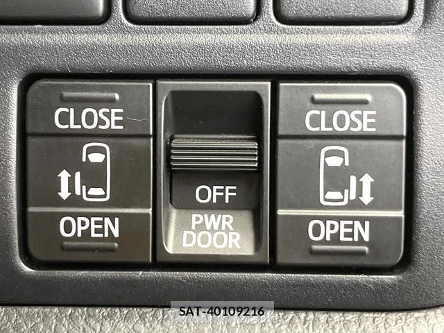 Toyota NOAH 2019-08 8817805-4