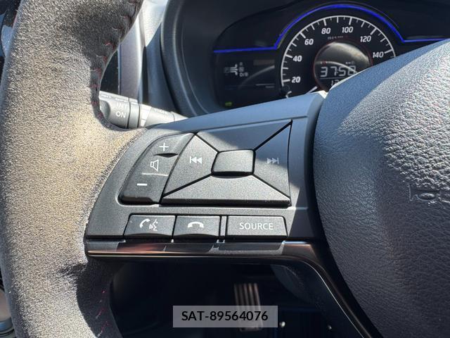 Nissan NOTE 2017-05 8812523-10