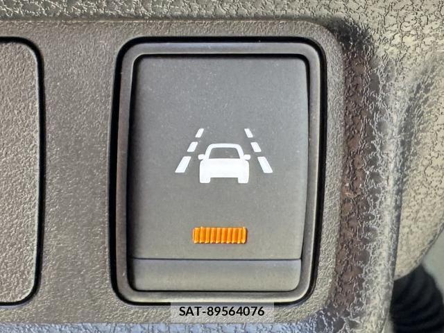 Nissan NOTE 2017-05 8812523-6