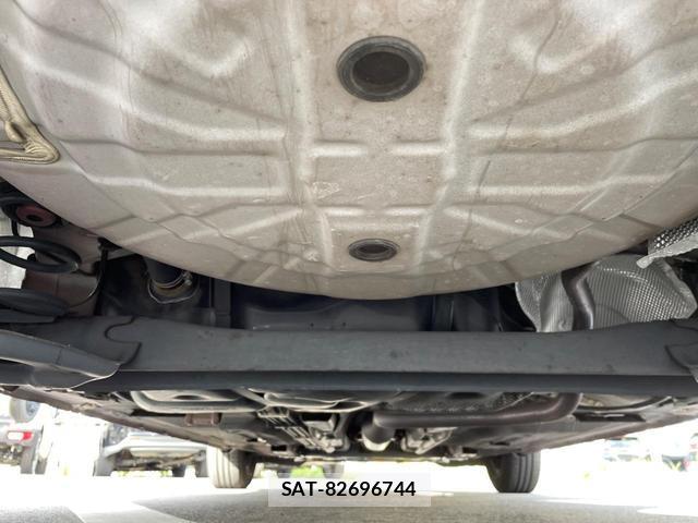 Nissan NOTE 2014-01 8813115-18