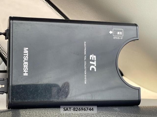 Nissan NOTE 2014-01 8813115-4