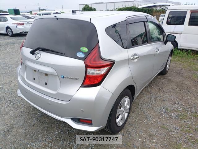 Nissan NOTE 2018-09 8813791-4